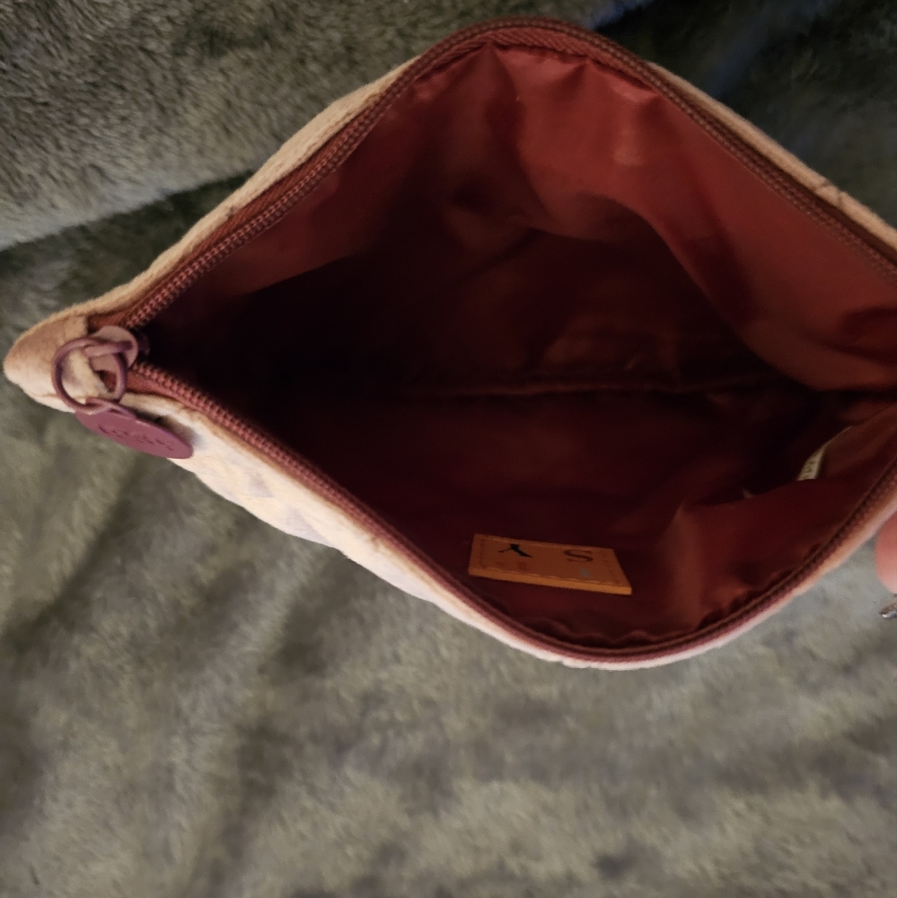 NWOT Ipsy mauve quilted velvet cosmetic bag - Picture 5 of 5